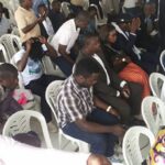 Causeries politiques de Maurice KAMTO à Douala avec la jeunesse du littoral et en Direct sur Facebook